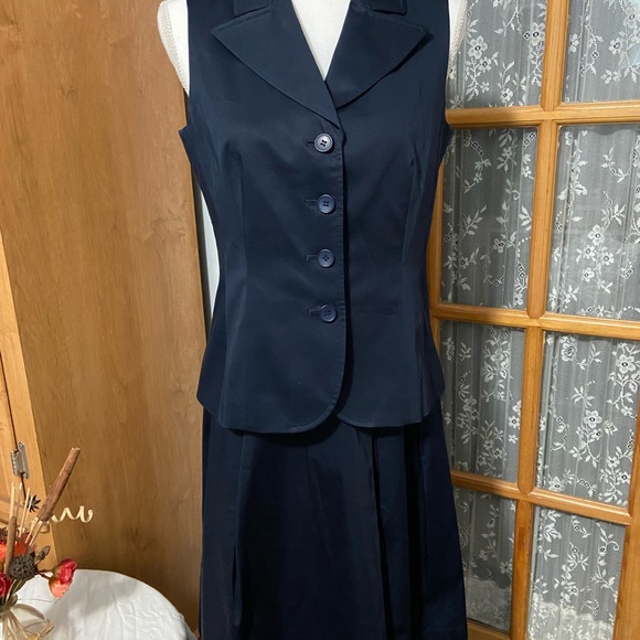 Talbots Petites Skirt Suit Size:4 new No tags.‎
